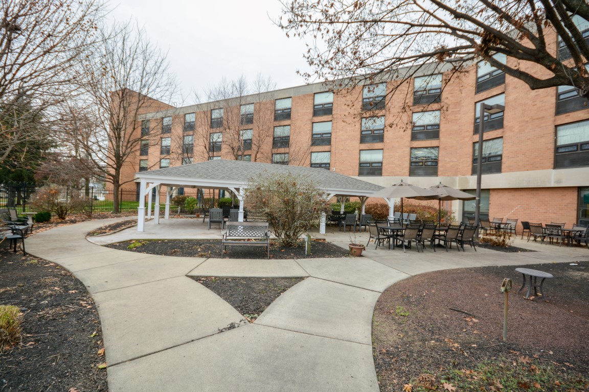 Immaculate Mary Center for Rehabilitation & Healthcare - Photo 6