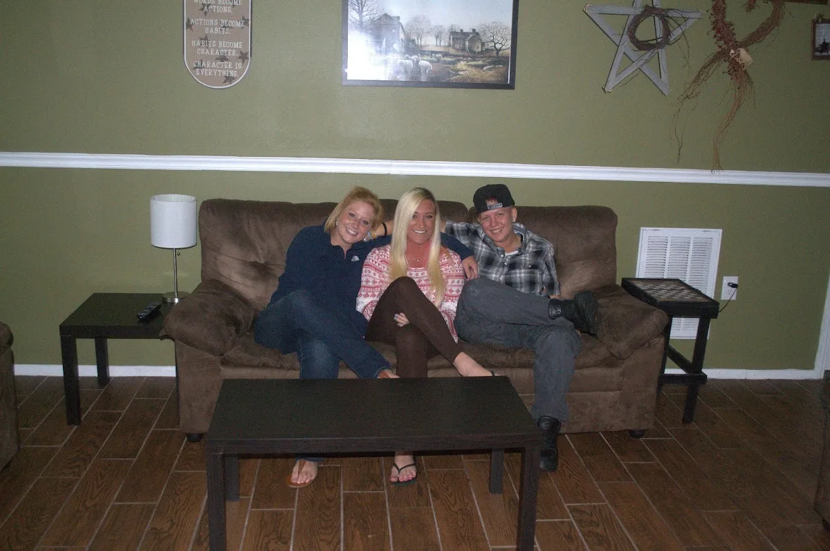 Life's Journey Recovery House - Photo 4