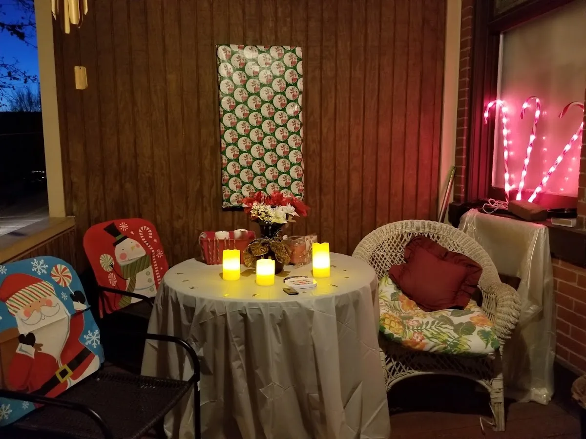 Hoover House LLC - Photo 3